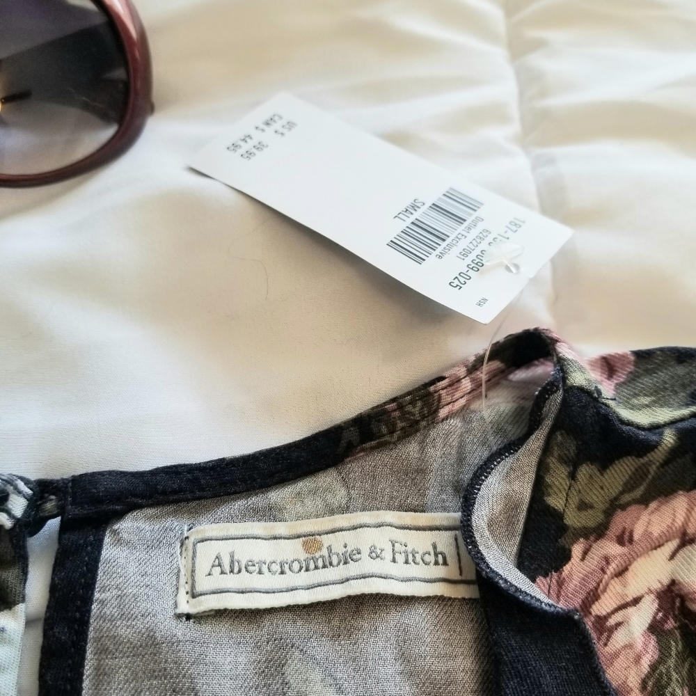 A&F Romantic Ruffles & Roses Romper - Picture 4 of 4